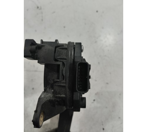 Педаль акселератора (газа)