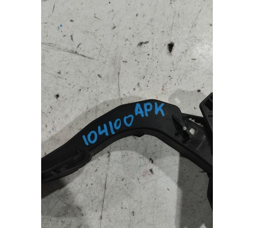 Педаль акселератора (газа)