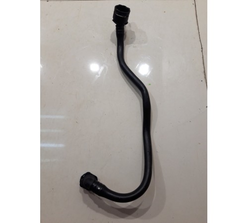 Патрубок топливный