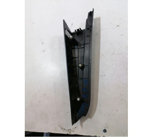 Накладка левой передней двери внутренняя