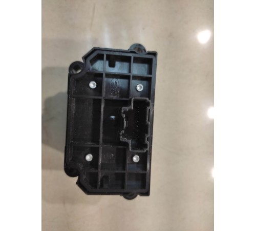 Кнопка стояночного тормоза