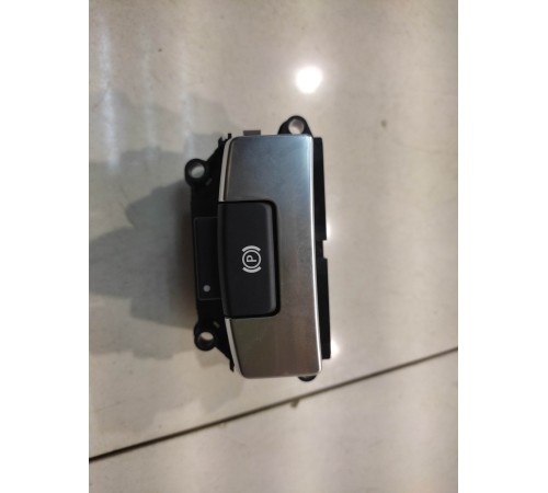 Кнопка стояночного тормоза