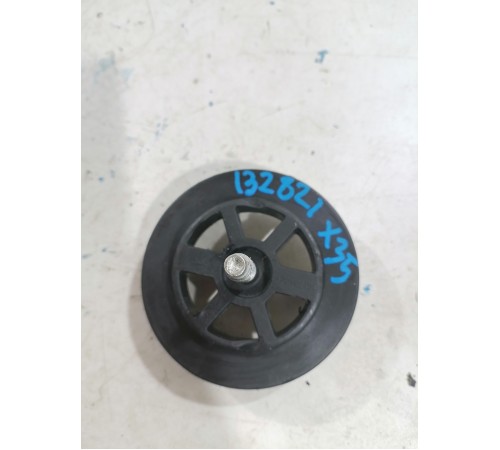 Болт крепления запасного колеса