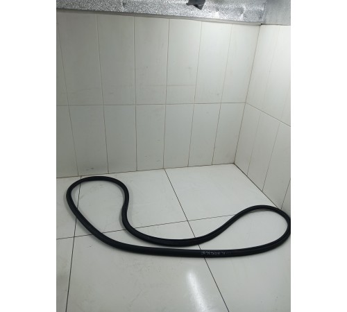 Уплотнитель двери передний правый