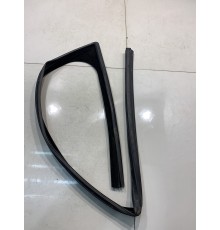 Уплотнитель стекла (передний, левый)