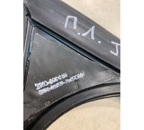 Уплотнитель стекла (передний, левый)