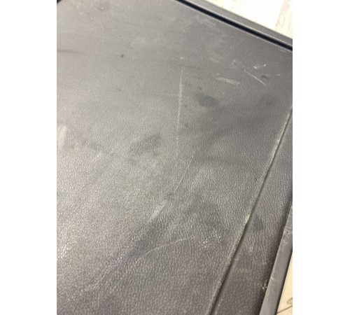 Обшивка крышки багажника