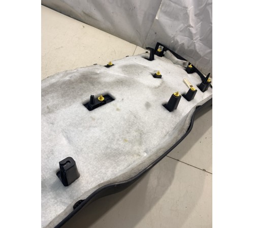 Обшивка крышки багажника