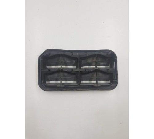 Решетка вентиляционная задняя