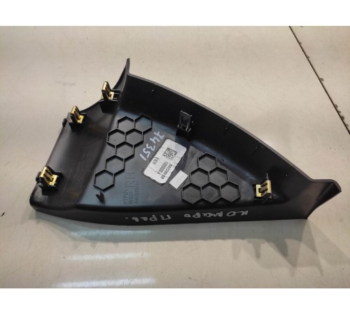 накладка торпеды декоративная правая