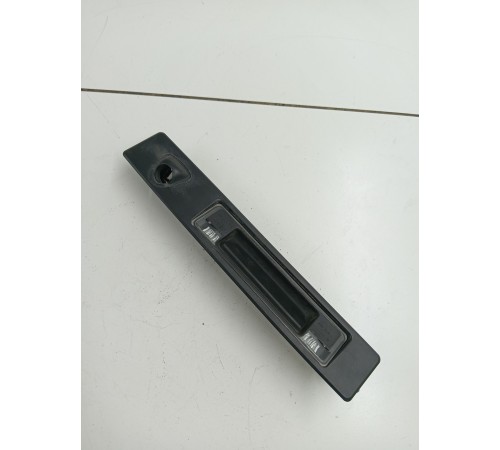 Кнопка открывания багажника