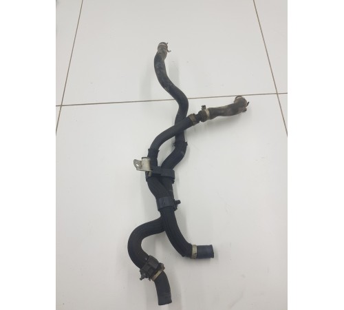 Патрубок системы охлаждения