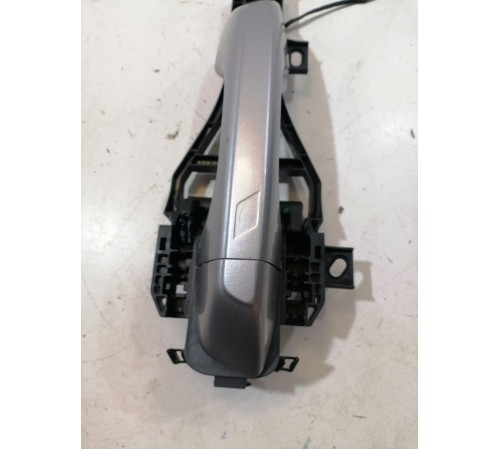 Ручка двери передняя правая наружная