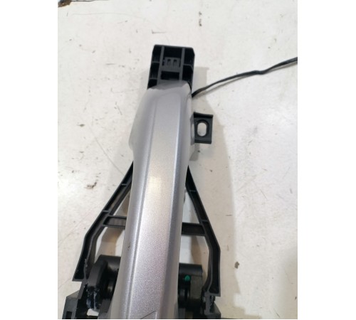 Ручка двери передняя правая наружная