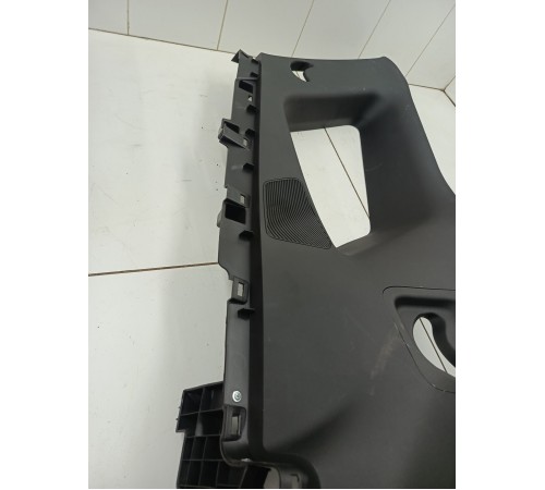 Обшивка багажника правая