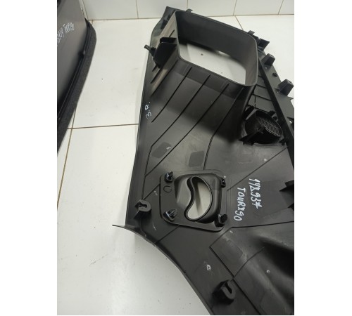 Обшивка багажника правая