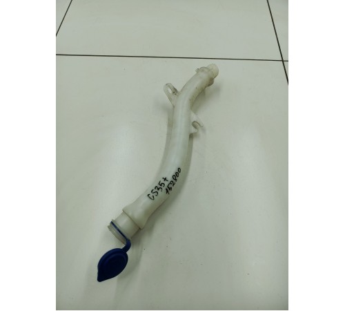 Горловина бачка омывателя с крышкой