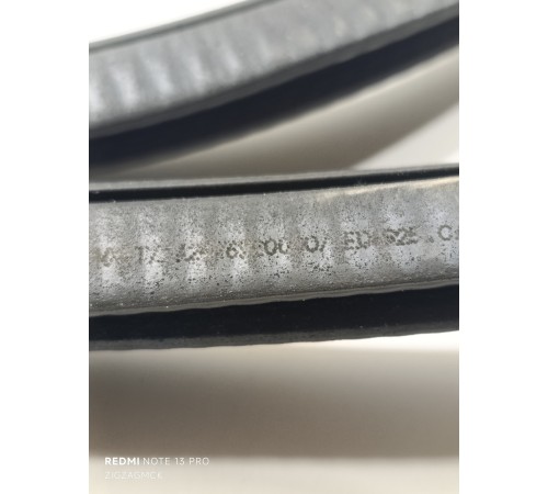 Уплотнитель проема двери передний правый