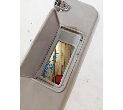 Козырёк левый