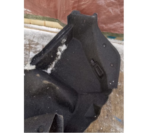 Обшивка багажника левая