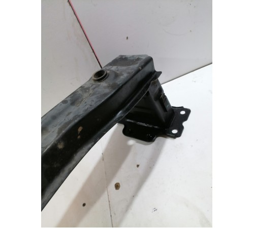 Усилитель переднего бампера