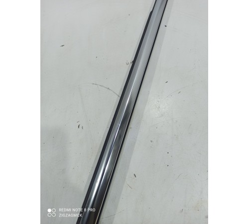 Уплотнитель стекла (передний правый наружный)