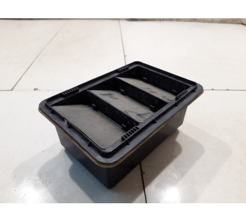 Вентиляционная решётка (задняя, левая)