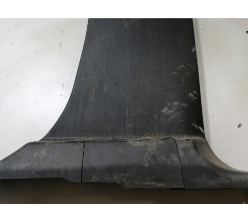 Обшивка центральной стойки правая нижняя