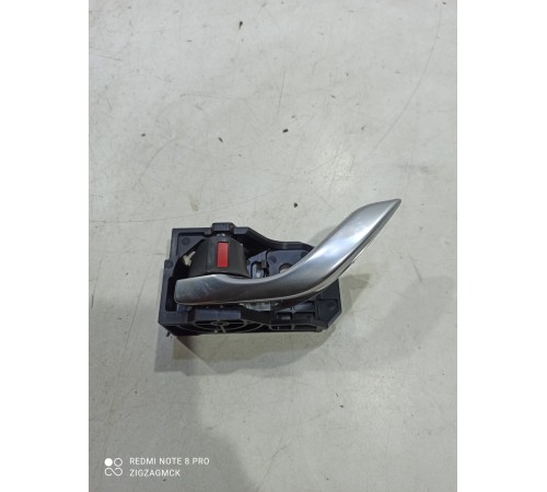 Ручка двери (передняя левая внутренняя)