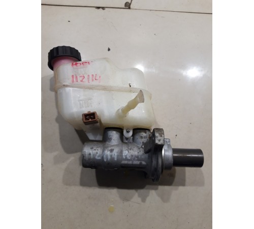 Главный тормозной цилиндр с бачком в сборе