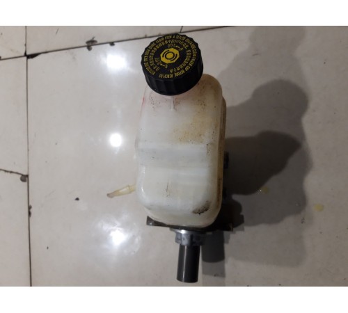 Главный тормозной цилиндр с бачком в сборе