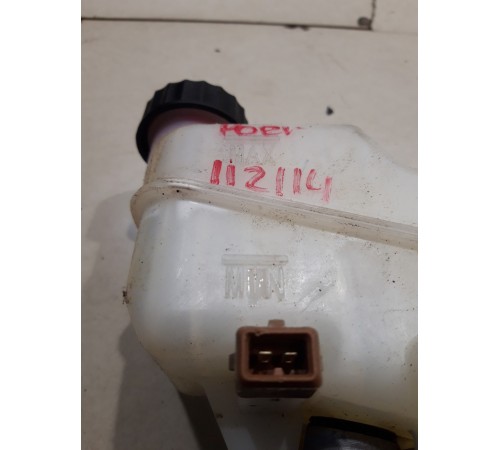 Главный тормозной цилиндр с бачком в сборе