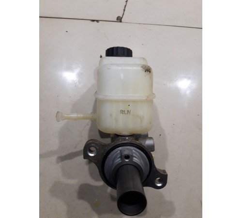 Главный тормозной цилиндр с бачком в сборе