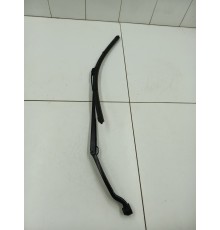 Поводок стеклоочистителя левый