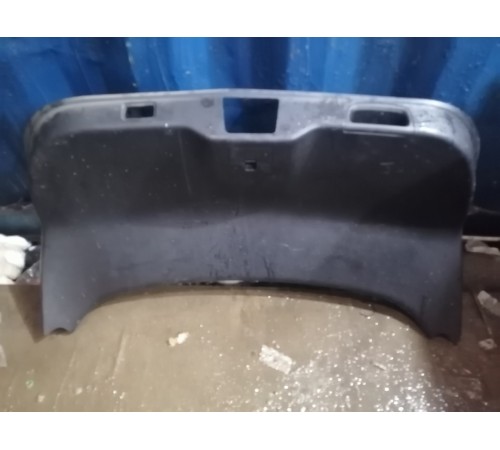 Обшивка крышки багажника