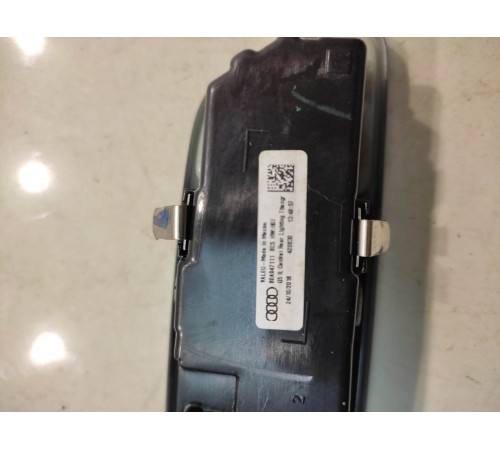 Плафон внутреннего освещения (задний)