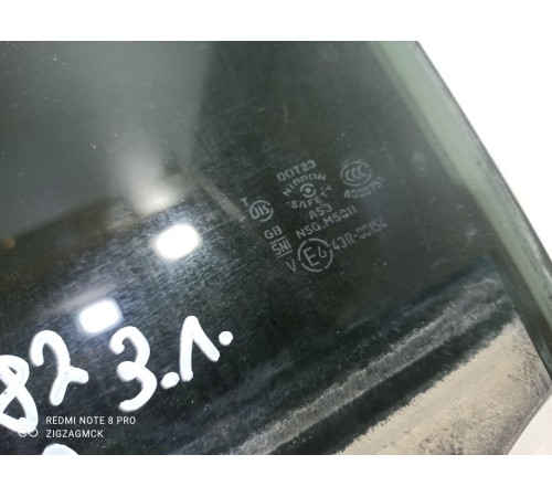 Стекло двери (заднее левое)