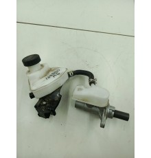 Главный тормозной цилиндр с бачком