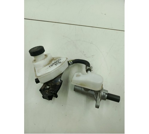 Главный тормозной цилиндр с бачком