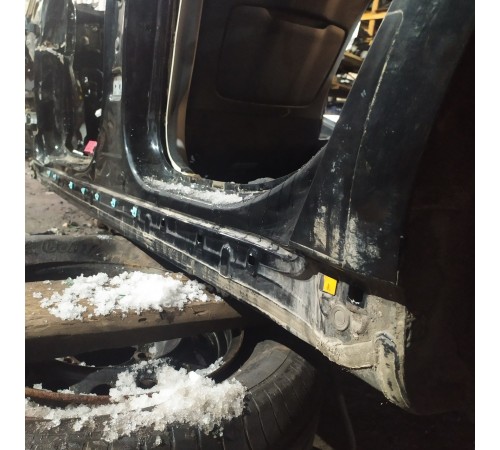 Порог со стойкой(левый)