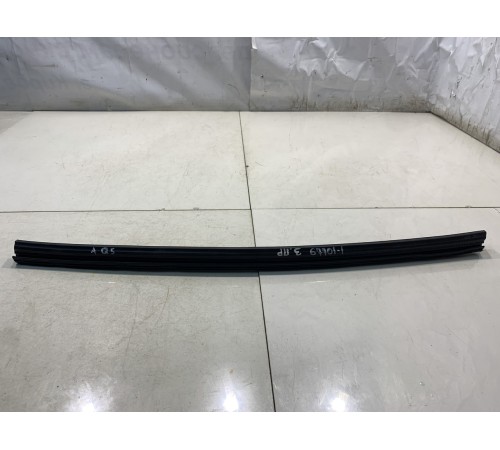 Уплотнитель стекла (задний, правый, внутренний)