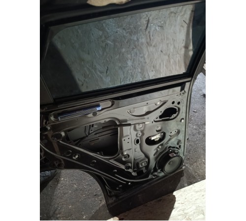 Дверь задняя левая в сборе