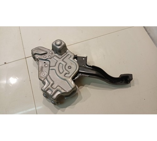 Педаль стояночного тормоза