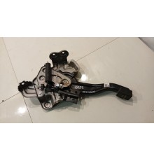 Педаль стояночного тормоза