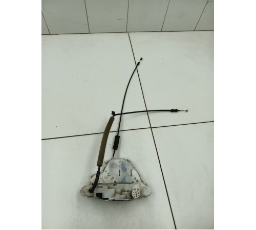 Замок двери передний левый