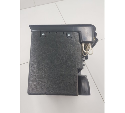 Ящик холодильник центральной консоли