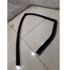 Уплотнитель стекла (задний, левый)