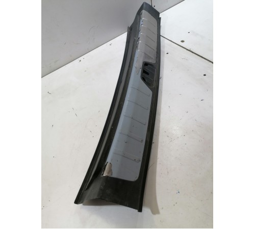 Накладка замка багажника, задней панели