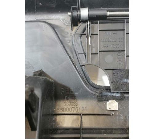 Накладка замка багажника, задней панели