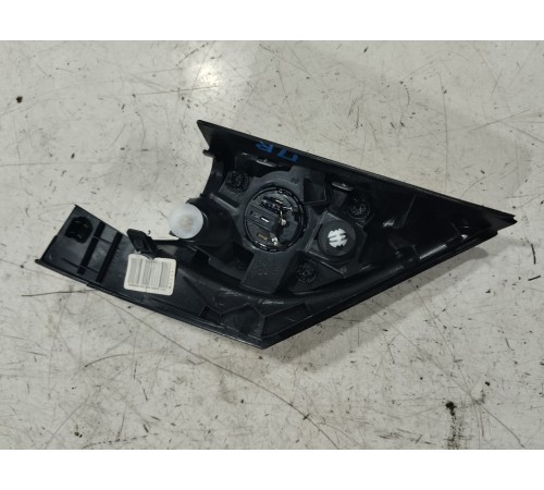 Накладка двери передняя правая с динамиком